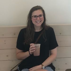 Meet your Posher, Claire